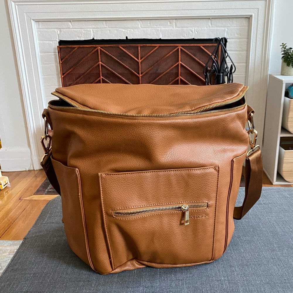 Fawn Design Diaper bag in tan